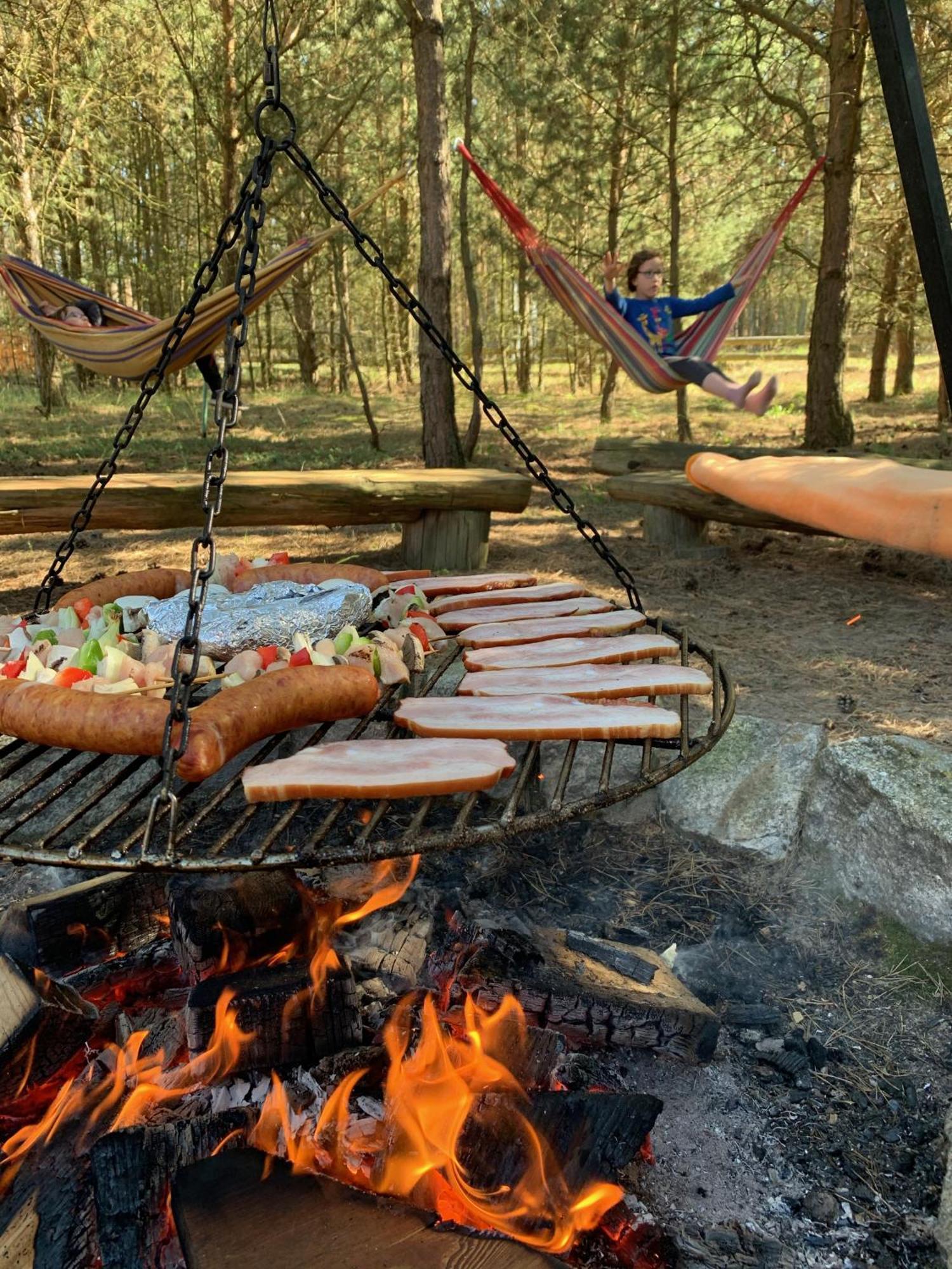 Domek Na Drzewie W Dolinie Uradu Villa Esterno foto